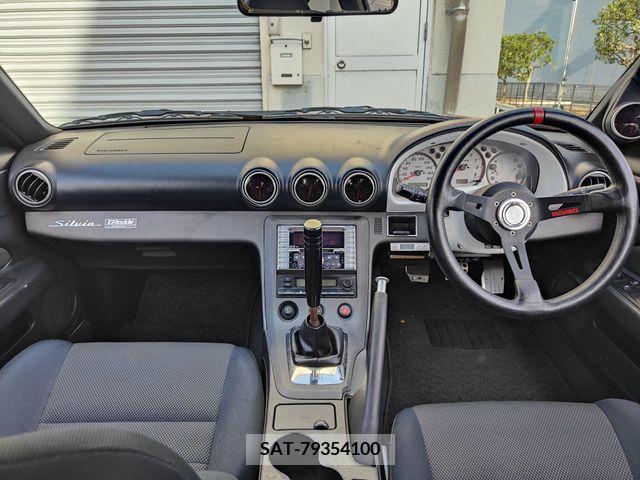 Nissan SILVIA 2002-01 354462-8