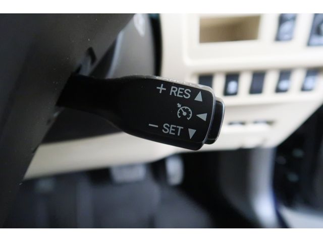 Lexus HS 2011-09 12100-13