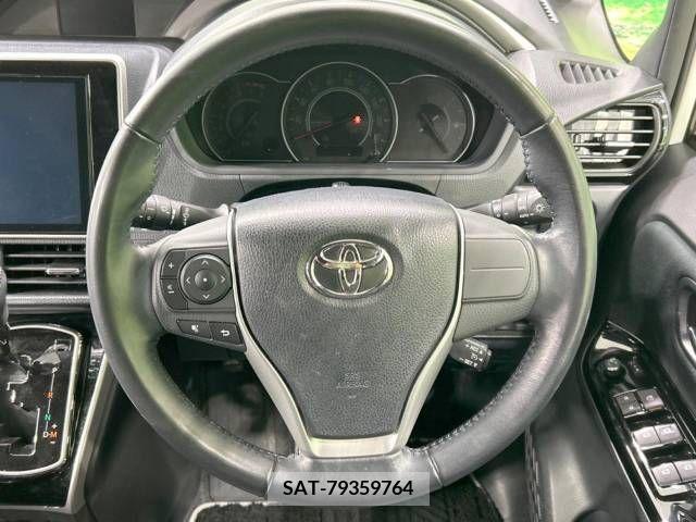 Toyota VOXY 2019-05 332195-8