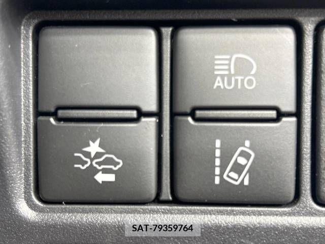 Toyota VOXY 2019-05 332195-6