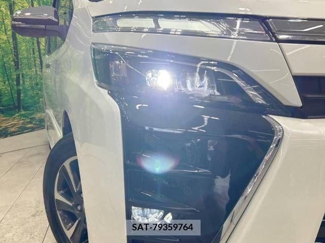 Toyota VOXY 2019-05 332195-13
