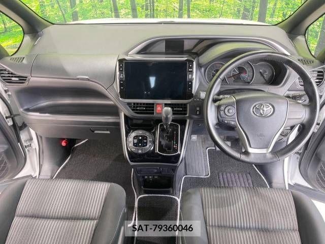 Toyota VOXY 2019-12 321656-1