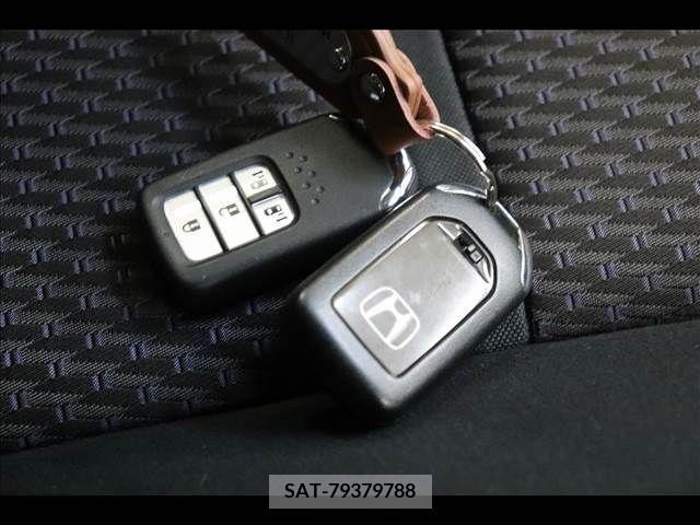 Honda e 2016-07 371874-7