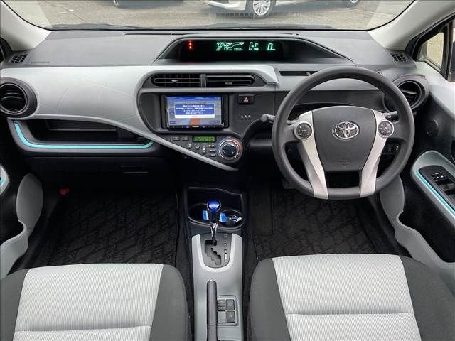 Toyota AQUA 2013-03 15186-1