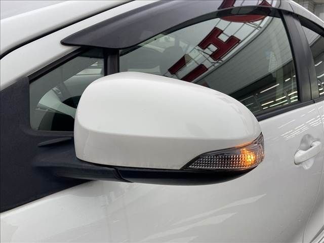 Toyota AQUA 2013-03 15186-3