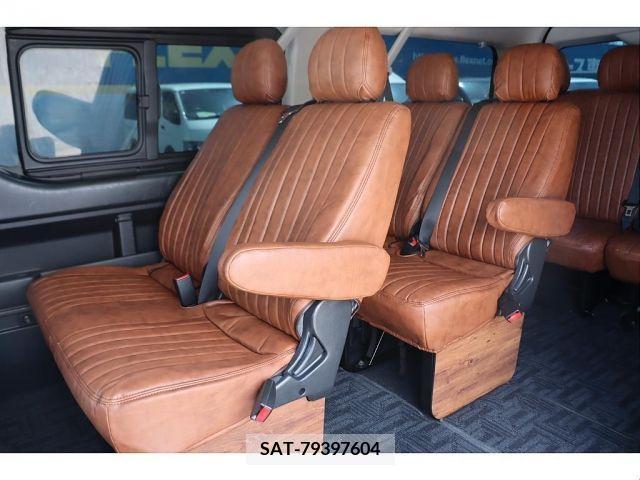 Toyota HIACE WAGON 2018-01 240009-2