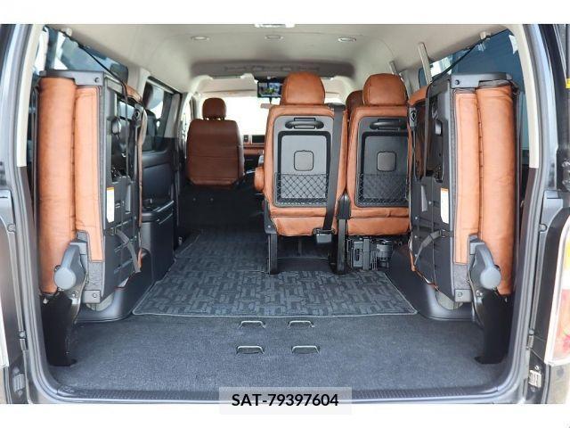 Toyota HIACE WAGON 2018-01 240009-4
