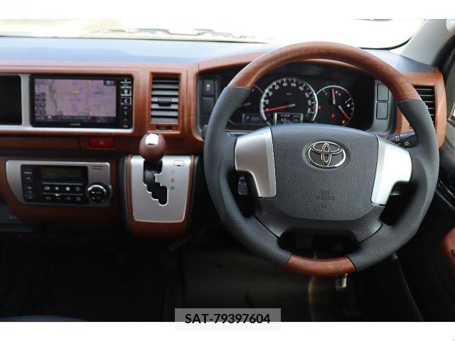 Toyota HIACE WAGON 2018-01 240009-5