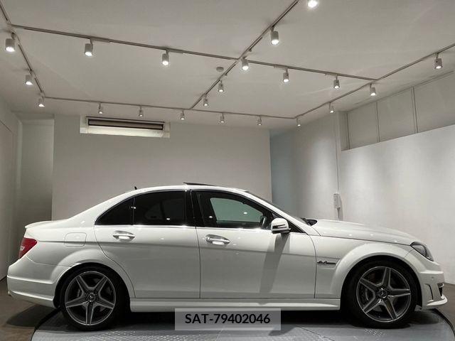 Amg C-CLASS 2011-10 241107-18