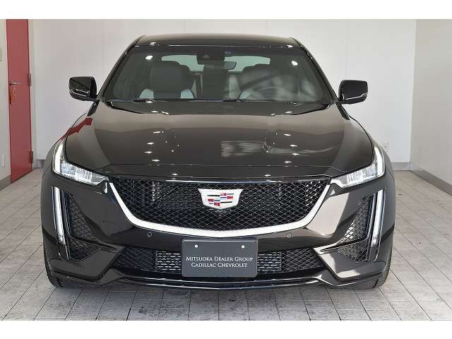 Cadillac CT5 2022-06 17827-1