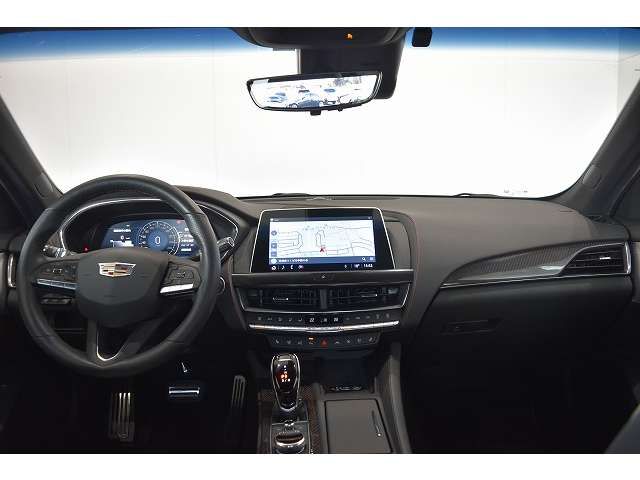 Cadillac CT5 2022-06 17827-4
