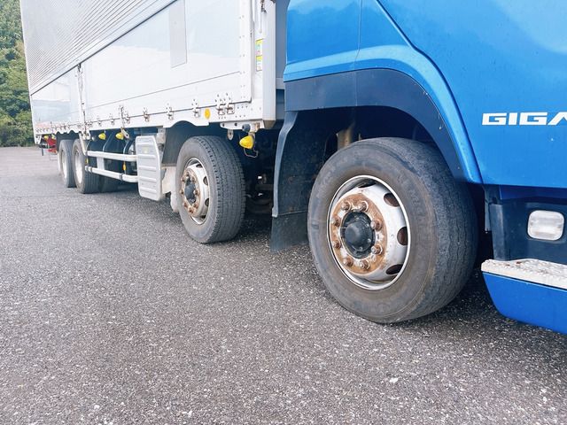 Isuzu GIGA 2017-02 17656-11