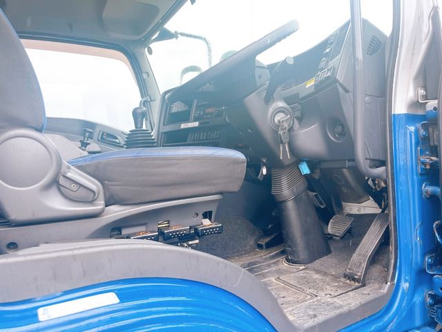 Isuzu GIGA 2017-02 17656-2