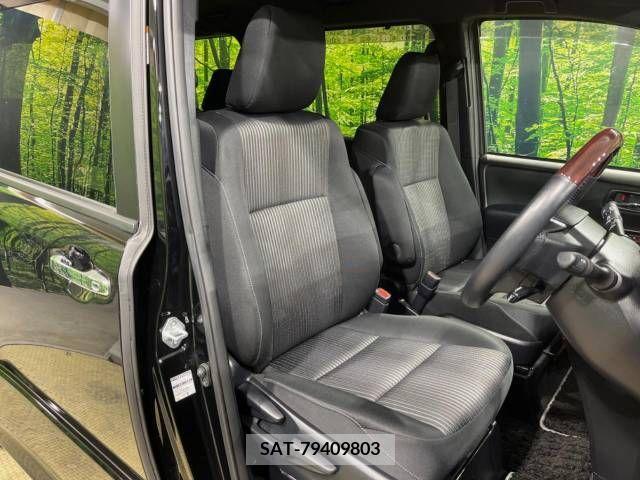 Toyota VOXY 2019-11 247157-9