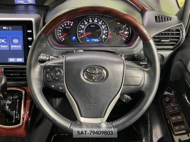 Toyota VOXY 2019-11 247157-8