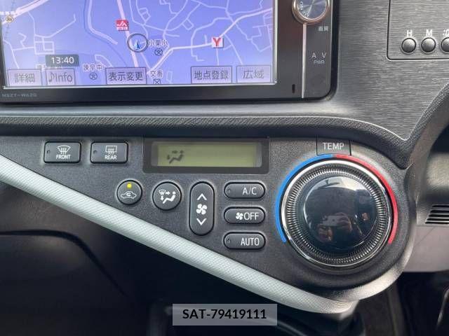 Toyota AQUA 2013-08 261043-5