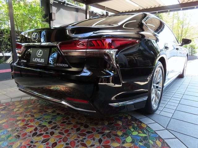 Lexus LS 2020-11 16622-7