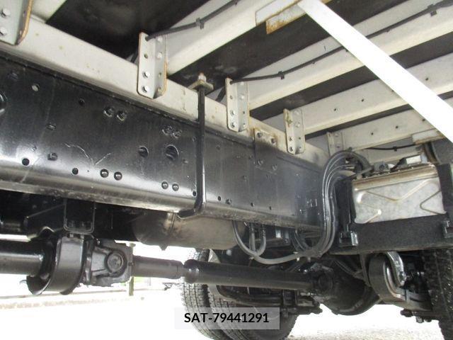 MITSUBISHI FUSO Fighter 2011-11 353127-18