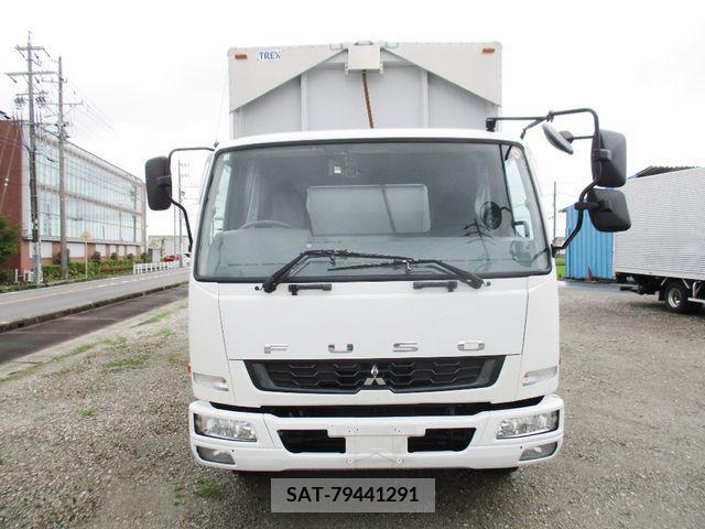 MITSUBISHI FUSO Fighter 2011-11 353127-1