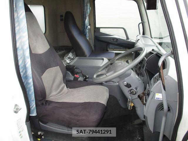 MITSUBISHI FUSO Fighter 2011-11 353127-19