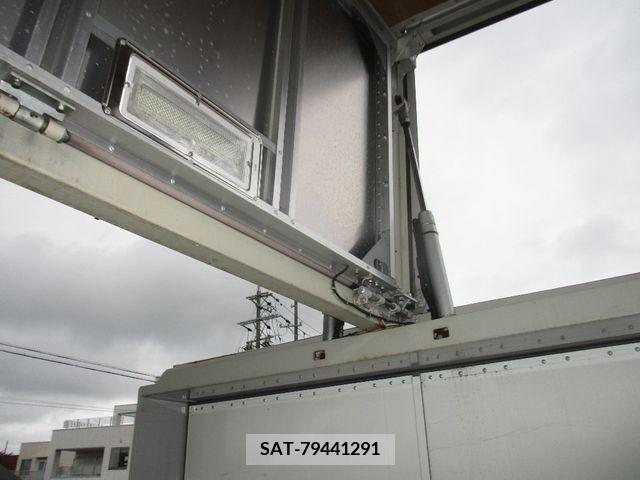 MITSUBISHI FUSO Fighter 2011-11 353127-11