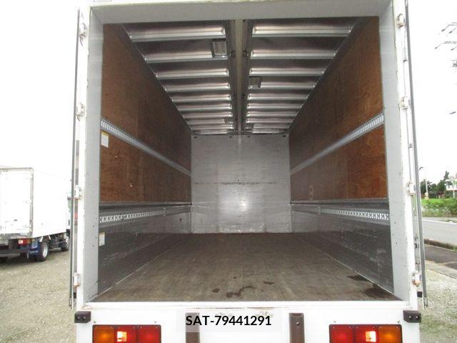 MITSUBISHI FUSO Fighter 2011-11 353127-8