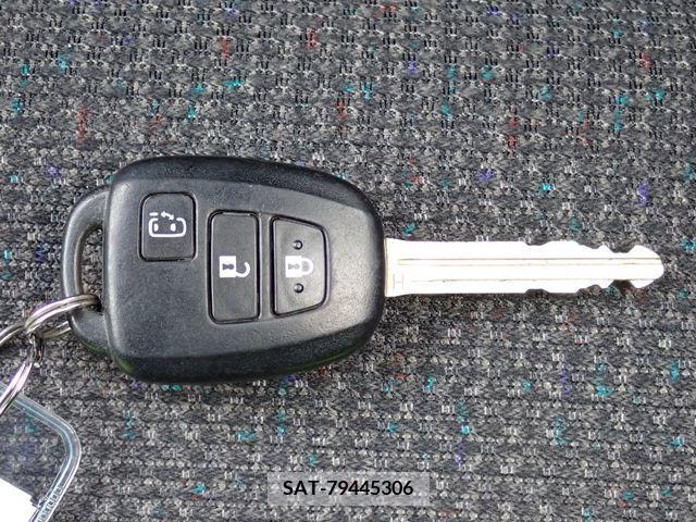 Toyota SIENTA 2021-11 222185-16