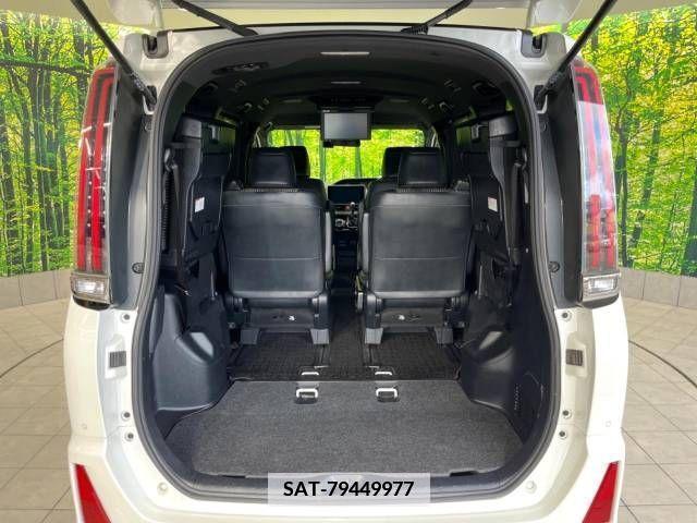 Toyota NOAH 2019-06 350870-11