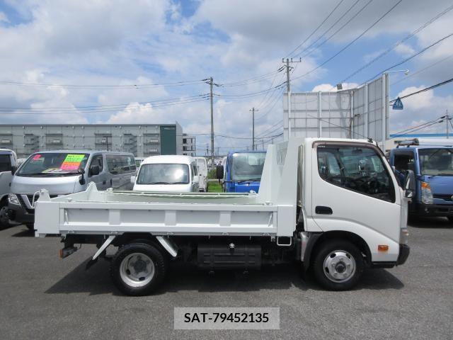 Hino DUTRO 2013-12 320366-3