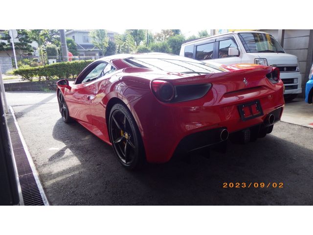 Ferrari 488 GTB 2018-05 22800-6