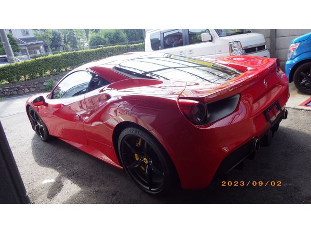 Ferrari 488 GTB 2018-05 22800-10