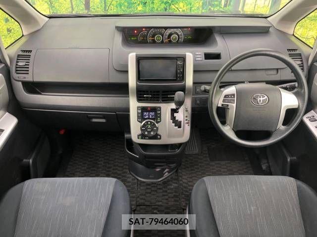 Toyota VOXY 2012-01 254118-1