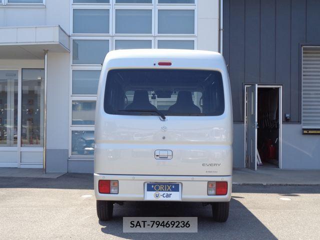 Suzuki EVERY 2021-05 301635-19