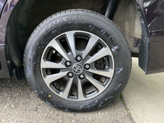 Toyota ESQUIRE 2019-02 182057-2