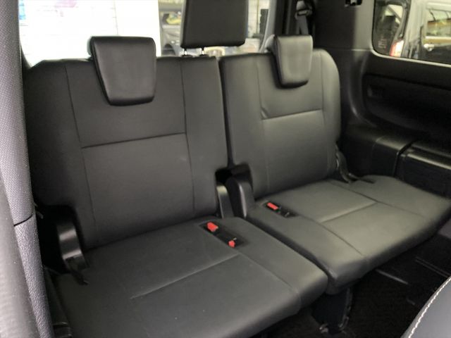 Toyota ESQUIRE 2019-02 182057-6