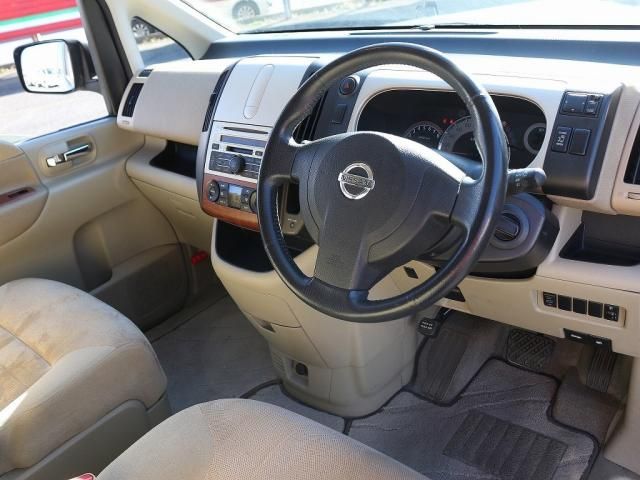 Nissan SERENA 2007-10 28146-2