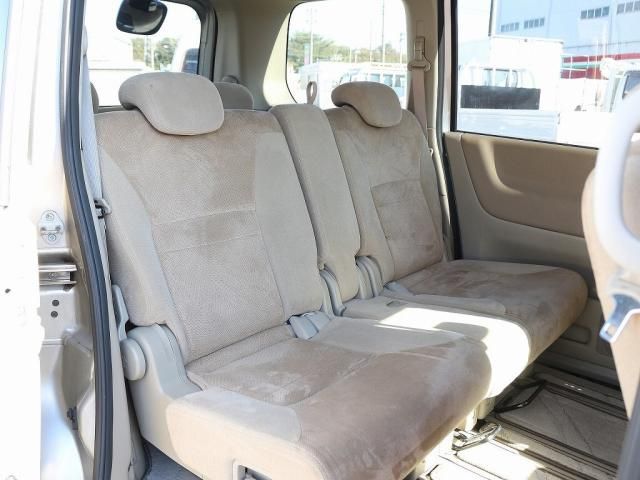 Nissan SERENA 2007-10 28146-18