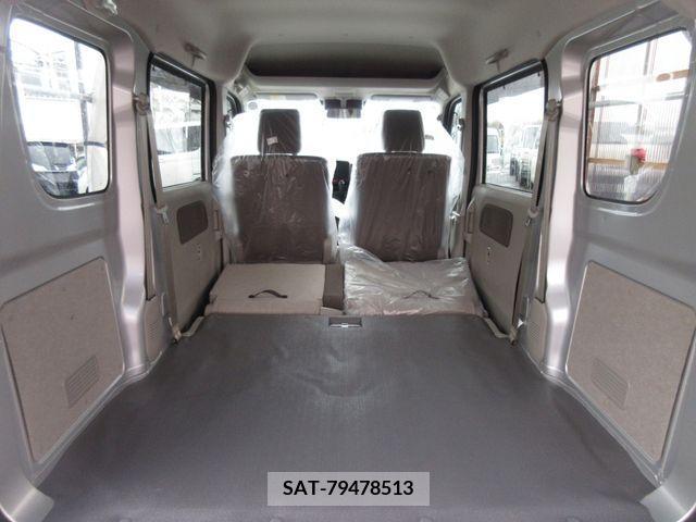Suzuki EVERY 2023-11 329489-17