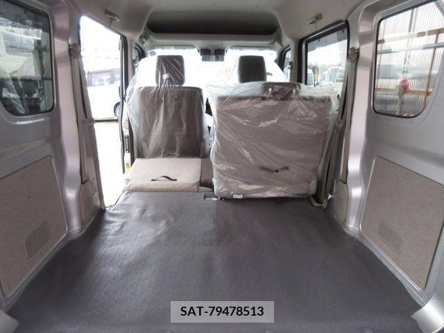 Suzuki EVERY 2023-11 329489-16