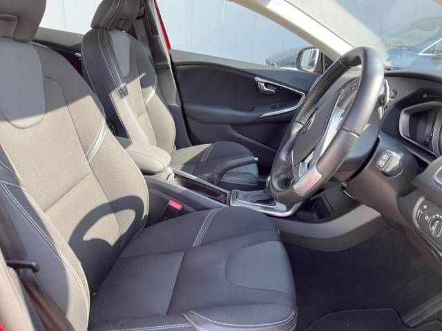 Volvo V40 2015-12 194416-10