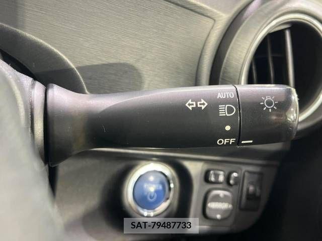 Toyota AQUA 2013-10 389330-5