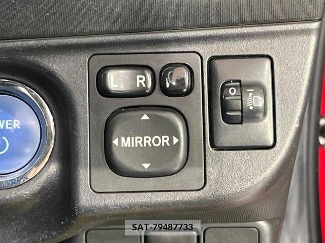 Toyota AQUA 2013-10 389330-6
