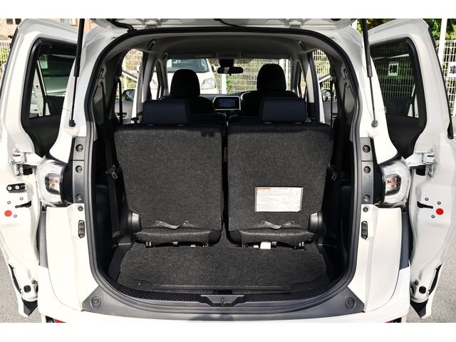 Toyota SIENTA 2015-10 14939-14