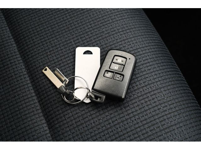 Toyota SIENTA 2015-10 14939-27