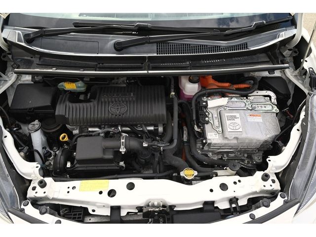 Toyota SIENTA 2015-10 14939-17