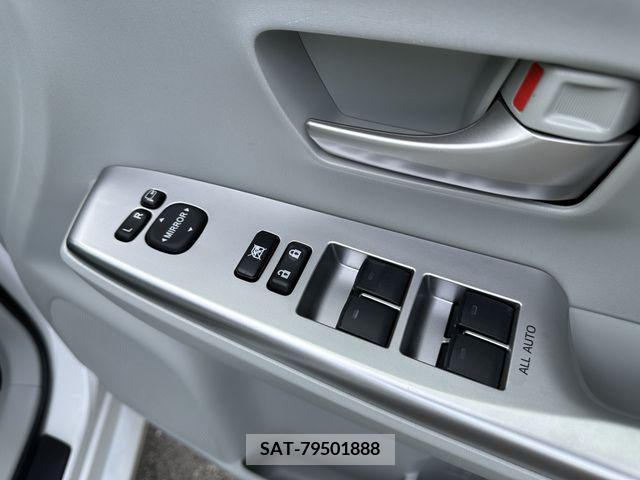 Toyota PRIUS ALPHA 2013-02 339923-6