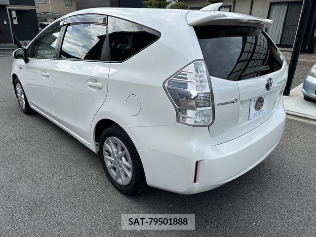 Toyota PRIUS ALPHA 2013-02 339923-3