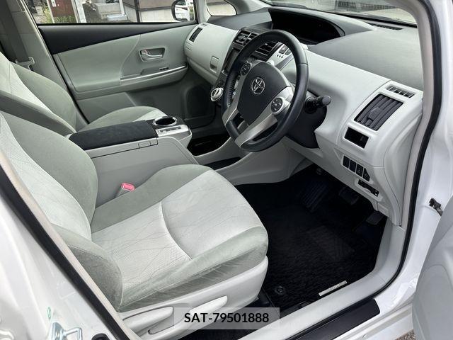 Toyota PRIUS ALPHA 2013-02 339923-1