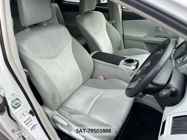 Toyota PRIUS ALPHA 2013-02 339923-7