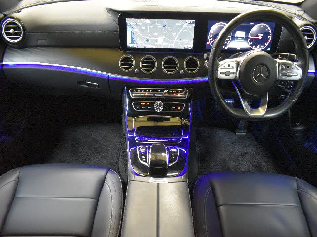 Mercedes Benz E-CLASS 2018-12 22338-1